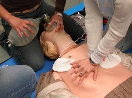 Corso di Formazione ECM “BLSD - Retraining (Basic Life Support-Defibrillation)” Ed. 5^ e 6^ Corso di Formazione ECM “BLSD - Retraining (Basic Life Support-Defibrillation)” Ed. 5^ e 6^
